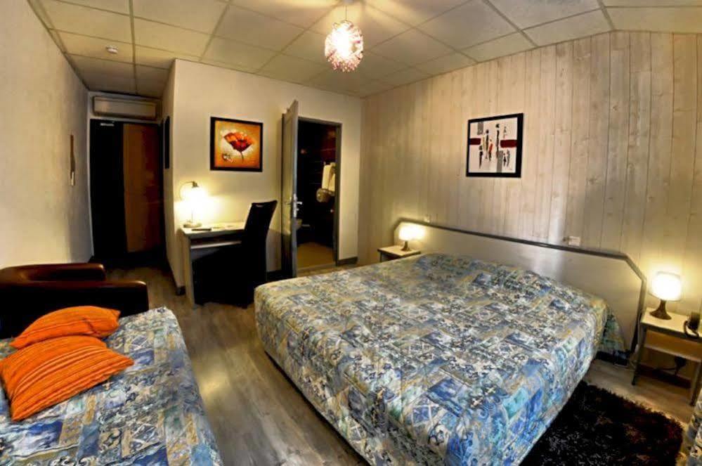 Logis Hotel L'Oliveraie Коньяк Экстерьер фото